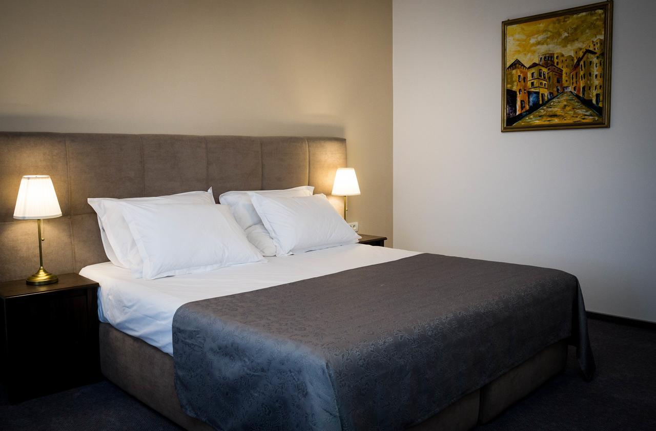 Hotel Nest Drobeta Turnu Severin Exteriér fotografie